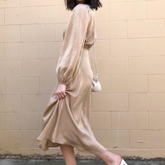 Nwts Beige cream midi dress long sleeve - Picture 2 of 7